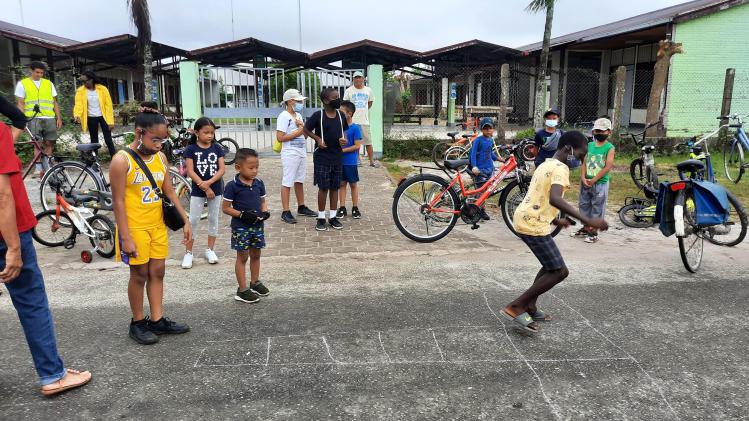Twee studentes maken Suriname warm voor de fiets