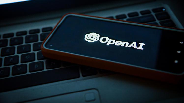 OpenAI voert «intense discussies» om bedrijf bij elkaar te houden