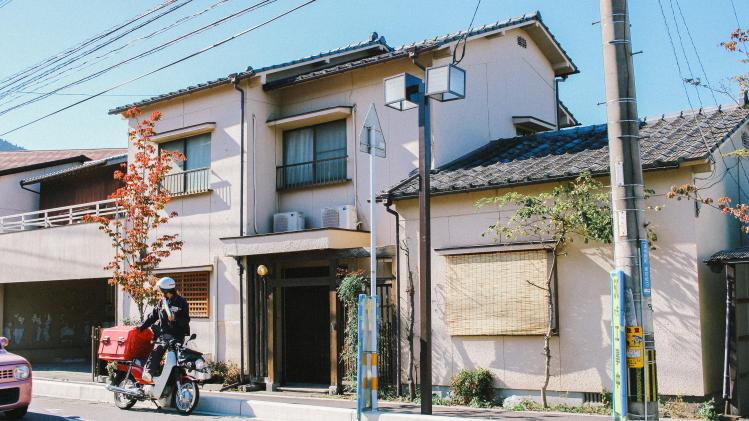 Airbnb wil leegstaande huizen in Japan gaan verhuren aan toeristen: «Ze zijn te mooi om achtergelaten te worden door hun eigenaren»